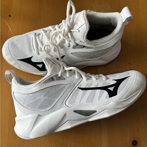 Mizuno Wave Dimension. Womens Volleyball White and Black Shoes Size 8